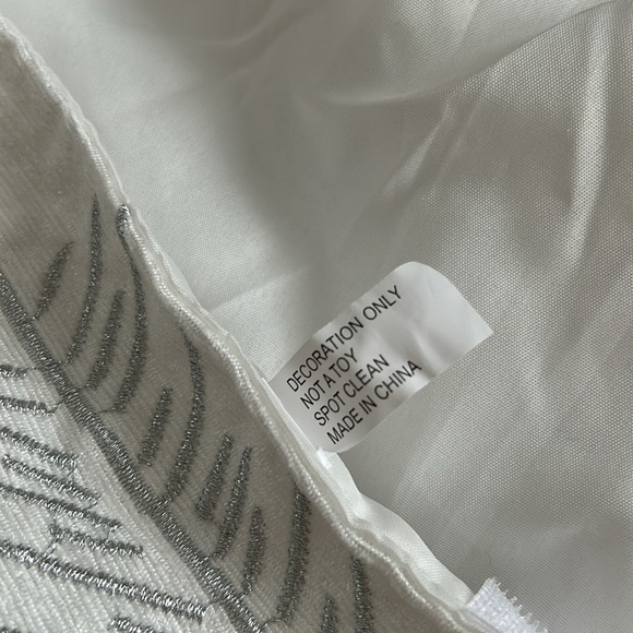 Tree Skirt - Picture 3 of 6